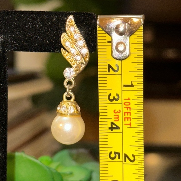 Vintage Pearl and rhinestone pierced earrings. Beautiful luster on pearls. - Picture 8 of 11